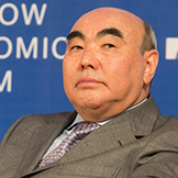  Аскар Акаев